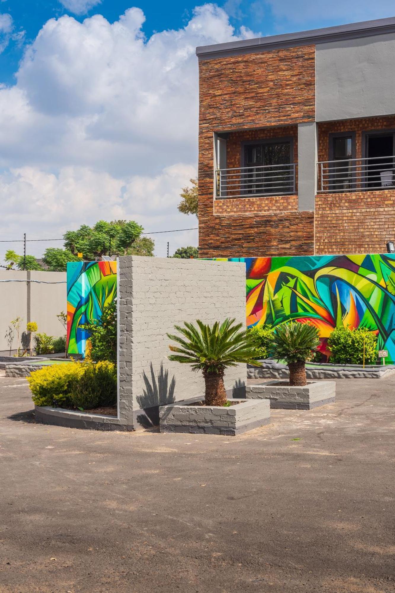 Evans Village - Apartments & Spa Johannesburg Esterno foto