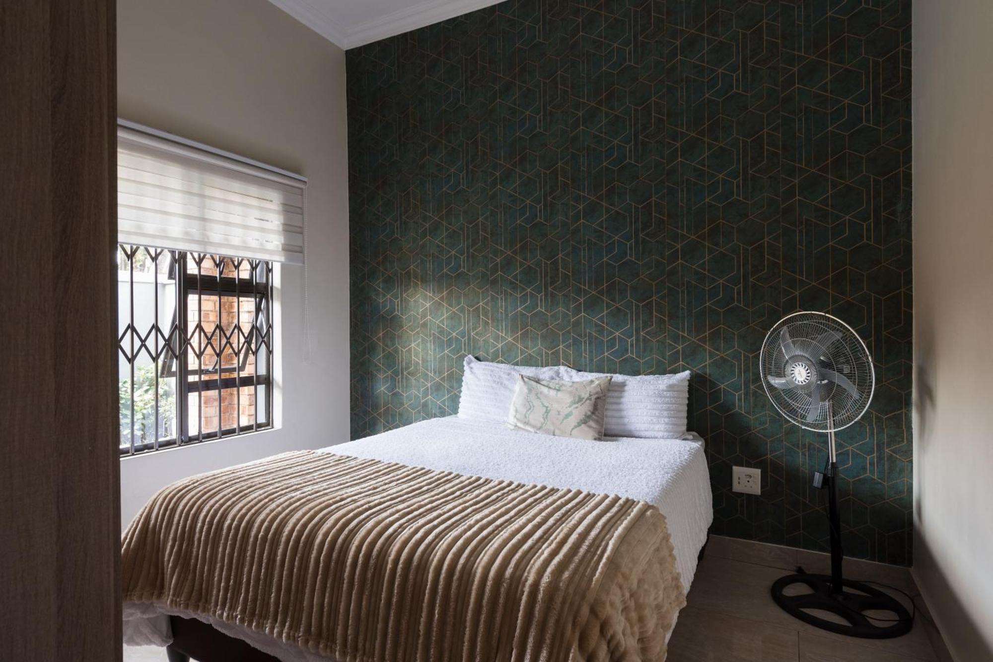 Evans Village - Apartments & Spa Johannesburg Esterno foto